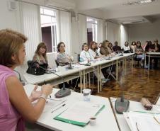 Secretária da Família e Desenvolvimento Social e presidente do Provopar Estadual, Fernanda Richa, participa da reunião da CIB.Foto:Rogério Machado/SEDS