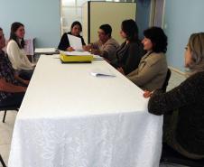 A Secretaria da Família e Desenvolvimento Social (Seds) realizou visita técnica ao município de Novo Itacolomi, região Norte do Estado, na segunda quinzena de julho. A equipe do escritório regional de Apucarana se reuniu com o órgão gestor de assistência social e técnicos do Centro de Referência de Assistência Social (Cras) para tratar de demandas referentes ao Plano de Providências e Metas da Comissão Intergestores Bipartite do Estado (Cib-PR).Foto:ER Apucarana