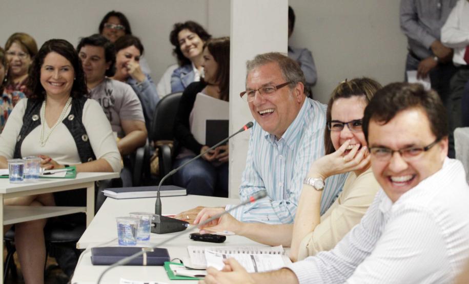 Secretária da Família e Desenvolvimento Social e presidente do Provopar Estadual, Fernanda Richa, participa da reunião da CIB.Foto:Rogério Machado/SEDS